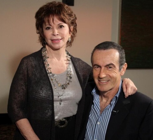 Oppenheimer Presenta: Entrevista a la escritora Isabel Allende