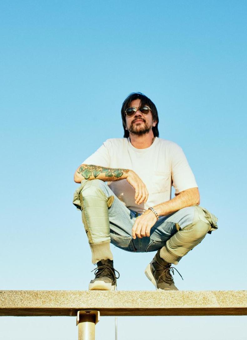 Juanes, Lalo Ebratt, Skinny Happy Estrenan  «Todo Bien» ft. Yera y Trapical