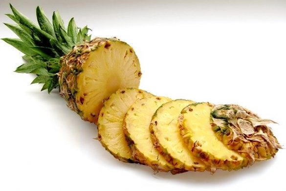 JUGO DESINTOXICANTE DE PIÑA Y YERBABUENA