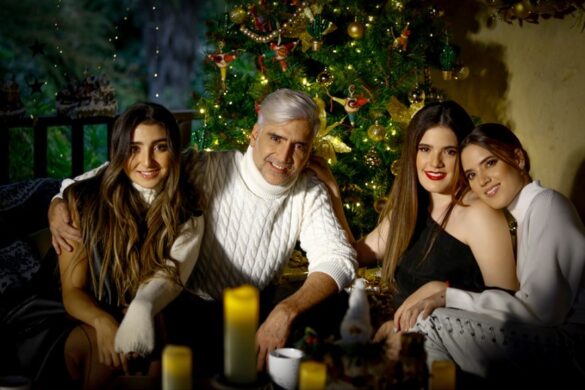 Alejandro Fernández Estrena “Blanca Navidad” Con Sus Hijas