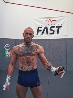 Conor McGregor Lanza Línea De Recuperación Deportiva