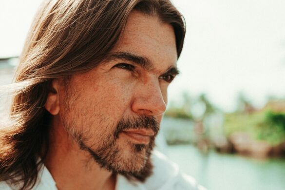 ‘DANCING IN THE DARK’  Otro Adelanto Del  Próximo Álbum De JUANES