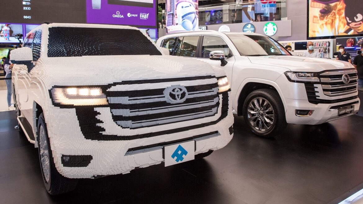 Worlds First Toyota Land Cruiser 300 Made of Lego Bricks
