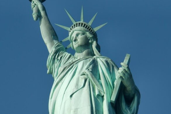 USCIS Increases Automatic Extension Period 0f Work Permits For Certain Applicants