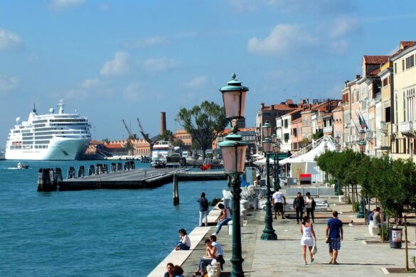 5 Mistakes People Make When Booking Cruises