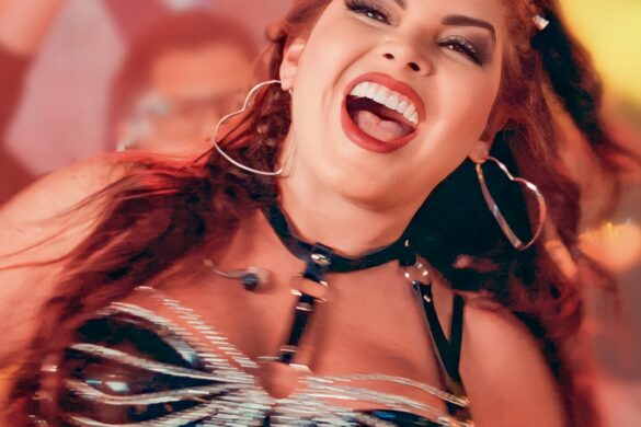 La Cantante Venezolana Diveana Rinde Homenaje A Selena Quintanilla