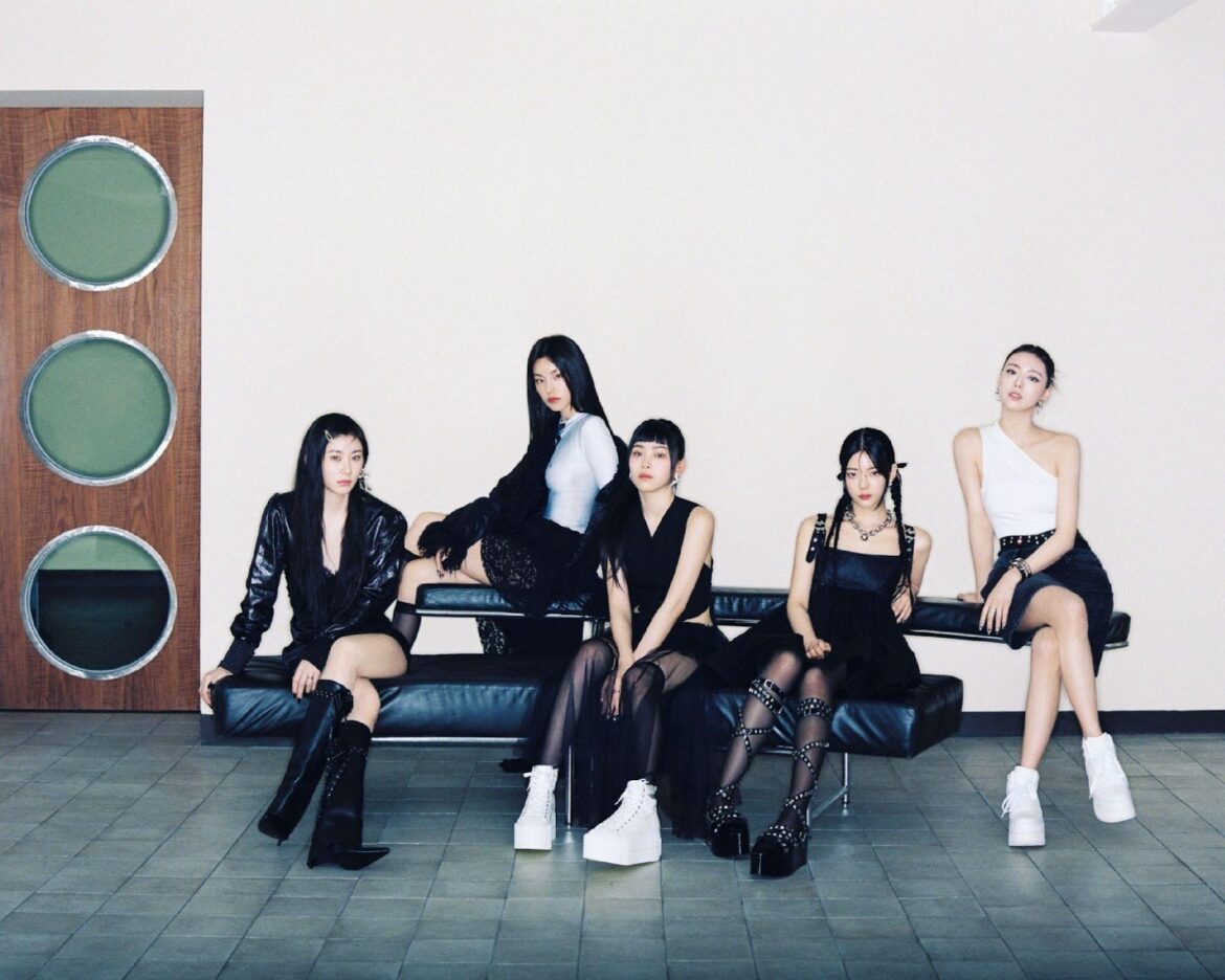 GOLD comes on the heels of ITZY’s  monumental “2ND WORLD TOUR BORN TO BE” which visited arenas across 18 countries.