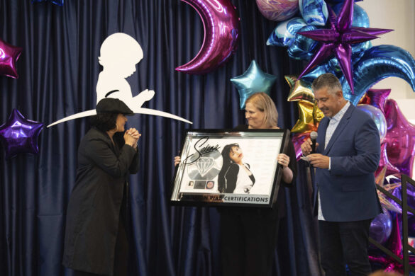 Selena Honored With RIAA Lifetime Achievement
