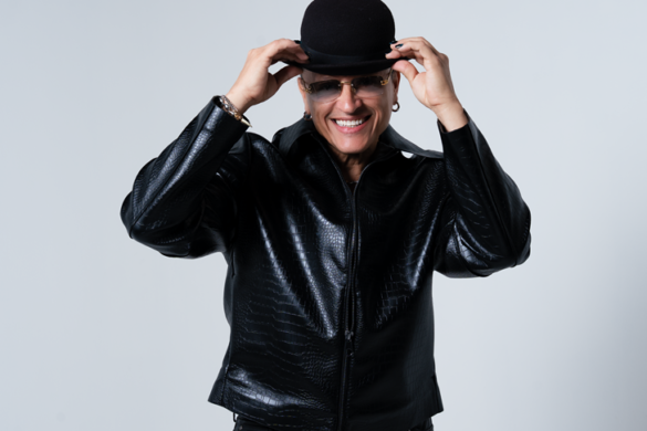 Elvis Crespo Continúa Dejando Su Huella En La Historia De La Música