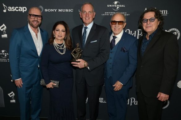 Aniversario De La Musa Awards Honró A Íconos De La Música Latina