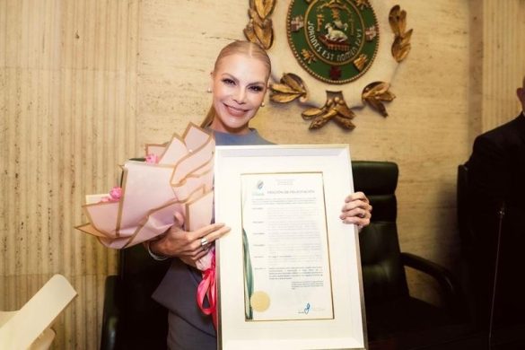 Olga Tañon Es Homenajeada Por La Cámara De Representantes De Puerto Rico