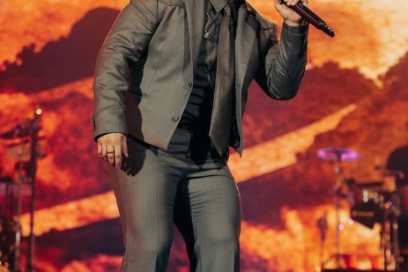 Carín León Inicia El “Tour Norteamérica 2026” Con Monumental Sold-Out