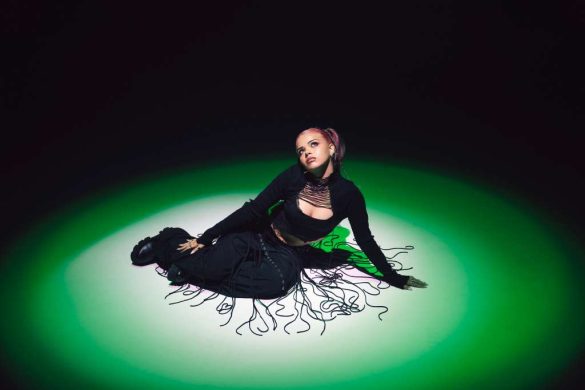 Delilah Ignites Pure Sonic Euphoria With Her Explosive New Single “Na Na Na”