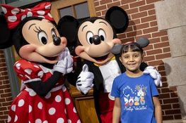 El Visitante Billonésimo De Disneyland Resort Hace Historia
